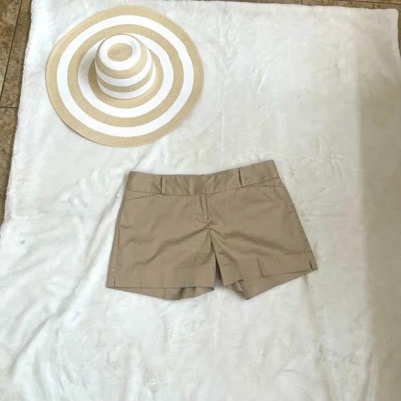🛍️3/$25 SALE🛍️The Limited shinny khaki summer shorts - Picture 11 of 12
